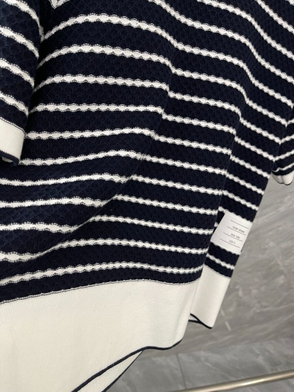 Thom Browne STRIPED HONEYCOMB RIB TEE - Picture 7 of 9